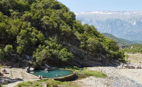 “Xhevahir i vërtetë”, The Guardian artikull për Shqipërinë, përmend “madhështinë” e luginës së Vjosës