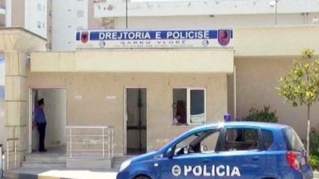 Drejtonin automjetin pa patentë, arrestohen dy të rinjtë në Vlorë