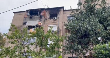 VIDEO/ 57 vjeçari humbi jetën nga asfiksimi, pamje nga banesa ku ra zjarri në Tiranë