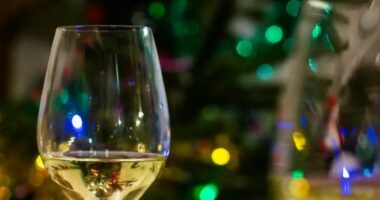 Nga festa ne spital, helmohen mbi 700 anëtarë të stafit të kompanisë ajrore