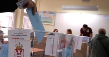 Zgjedhjet n&euml; Serbi/ Projeksionet nxjerrin fituese partin&euml; e Vu&ccedil;i&ccedil;it, kryeministrja serbe: Marrim m&euml; shum&euml; se 125 deputet&euml;