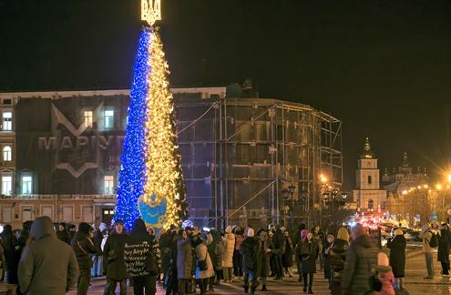 Për herë të parë, Ukraina feston Krishtlindjet më 25 dhjetor