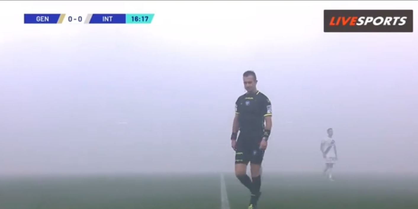 Ndërpritet për pak çaste ndeshja Genoa-Inter, tifozët vendas “zhdukin” fushën prej tymit