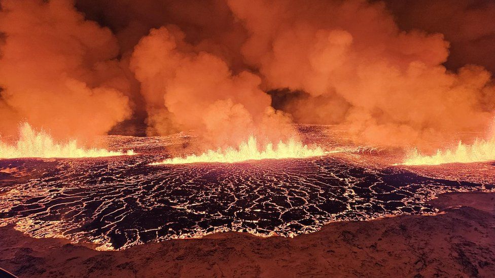 VIDEO/ Shpërthen vullkani në Islandë, mijëra banorë u evakuuan