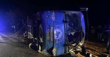 Tragjedi e rëndë në Algjeri, portieri dhe ndihmës trajneri ndërrojnë jetë pas përmbysjes së autobusit të ekipit