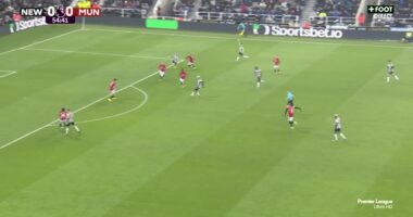 VIDEO/ Zhbllokohet sfida, Anthony Gordon d&euml;rgon topin n&euml; rrjet&euml;n e Onana