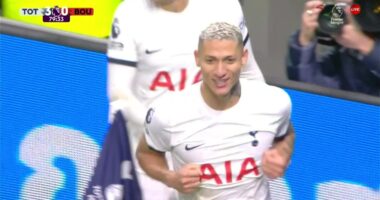 VIDEO/ Aksion perfekt, Tottenham trefishon me Richarlison