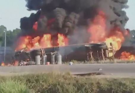 Shpërthen cisterna e gazit, 40 të vdekur në Liberi