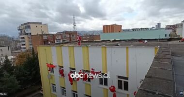 Festat, “babagjyshët” surprizojnë fëmijët e sëmurë që kurohen në QSUT