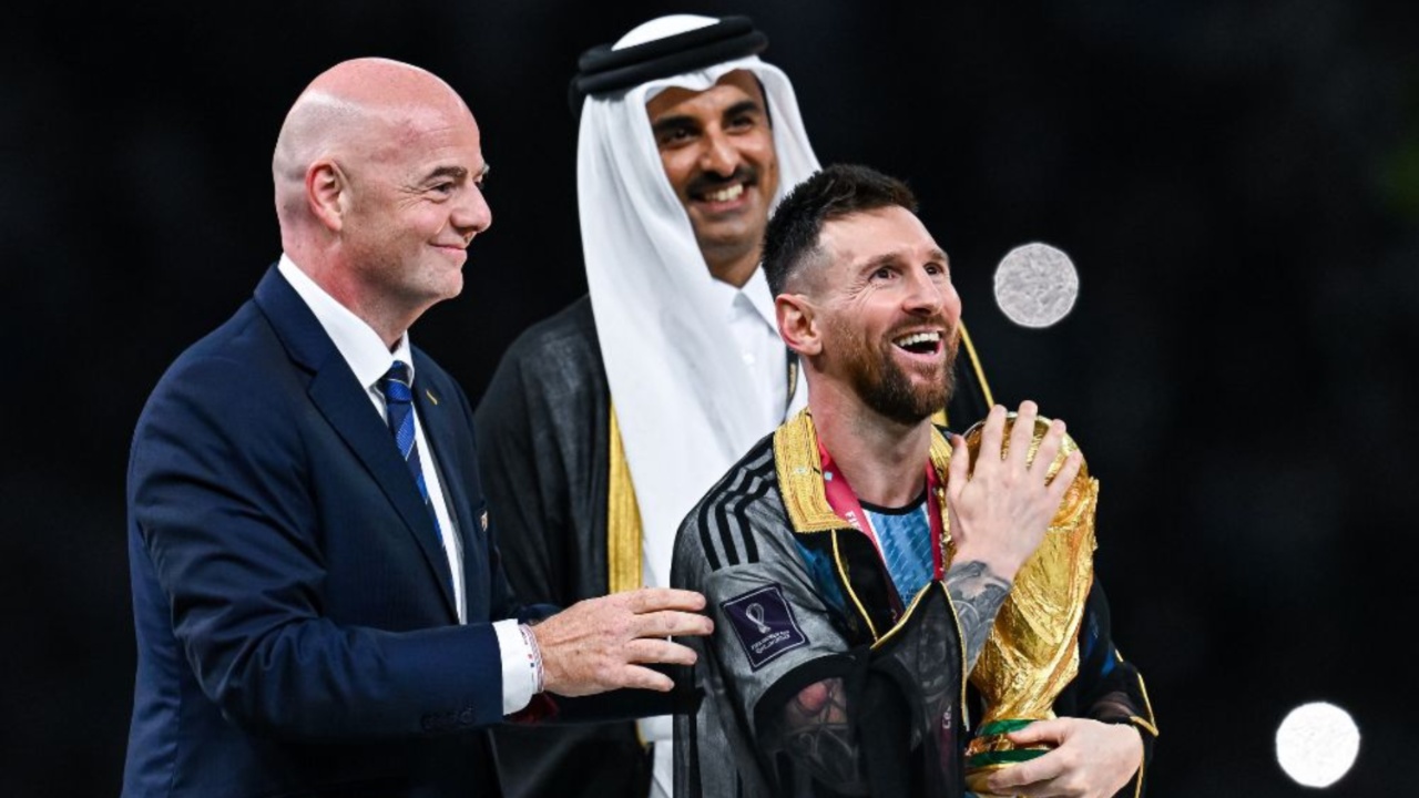 Infantino i “dashuruar” pas “pleshtit”: Shpresoj që Messi të luaj në Botërorin e ardhshëm
