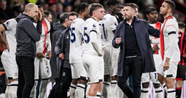 VIDEO/ Nj&euml;soj si Dwamena, kapiteni i Luton p&euml;son arrest kardiak n&euml; mesin e loj&euml;s