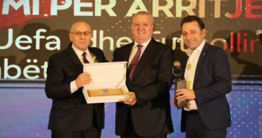 FFK vlerëson Presidentin Duka me çmimin për arritje në UEFA dhe futbollin Kombëtar