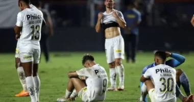 Shokuese n&euml; Brazil, ish-ekipi i Pele e Neymar bie nga kategoria p&euml;r her&euml; t&euml; par&euml; n&euml; histori