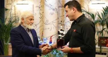 81-vjetori i lindjes/ Veliaj nderon me “Medaljen e Mirënjohjes” Viktor Zhustin: Përulje për punën e jashtëzakonshme