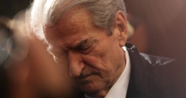 VIDEO/ Berisha mbyll protestën. Shpërndahen dhjetëra vetë