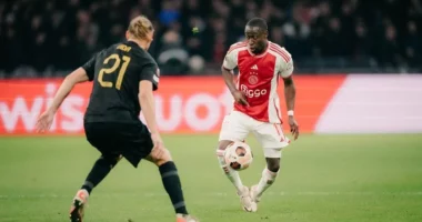 Ajax “shkatërron” gjithçka vetë, skuadra e Zwolle i “rrëmben” 1 pikë “Harkëtarëve” në “Johan Cruijff Arena”