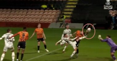 VIDEO/ Gol “alla” Maradona, “Dora e Zotit” realizohet në Angli