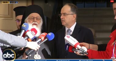 “Gëzuar Krishtlindjen”, Begaj me Janullatos: Ditë e dritës hyjnore, sjell shpresë dhe gëzim për të gjithë