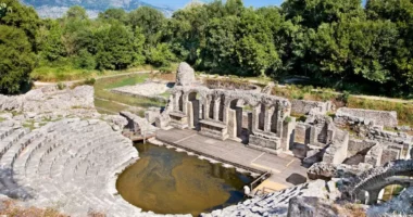 “MSN Travel” zbulon Shqipërinë: Butrinti ndër qytetet e bukura të lashta që duhet të vizitoni