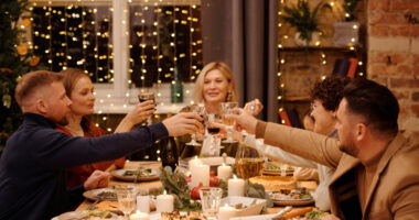 Çfarë të diskutojmë në tryezën e familjes? Ekspertët e kanë përgjigjen