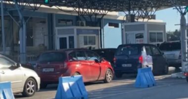 EMRAT/ Lejuan kalimin e kamionëve me mallra kontrabandë/ Dalin detaje nga arrestimi i doganierëve në Kakavijë, në pranga dhe 6 të tjerë