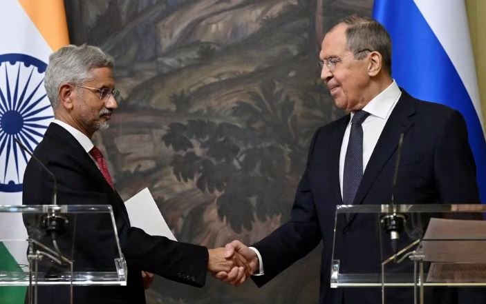 Lavrov: Rusia dhe India më afër prodhimit të përbashkët të pajisjeve ushtarake