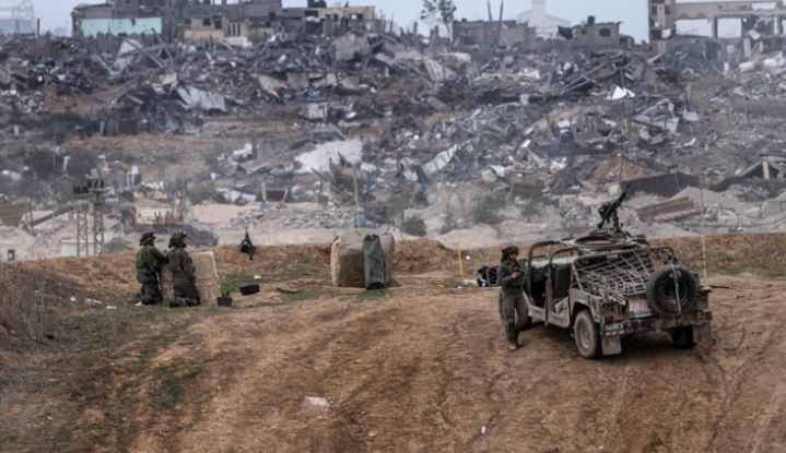 Izraeli zgjeron operacionin tokësor në zonat veriore dhe jugore të Rripit të Gazës