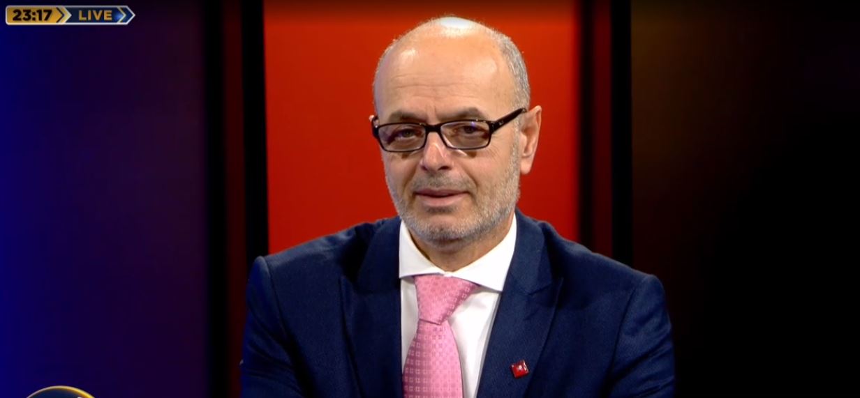 “PD në krizë psikologjike dhe administrative”, Petro Koçi: Berisha duke shmangur gjykatën tregoi se është një frikacak