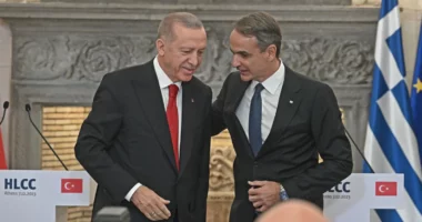 “Ne jemi vëllezër”, Erdogan zbut qëndrimet me Greqinë, fton Mitsotakis për vizitë në Ankara