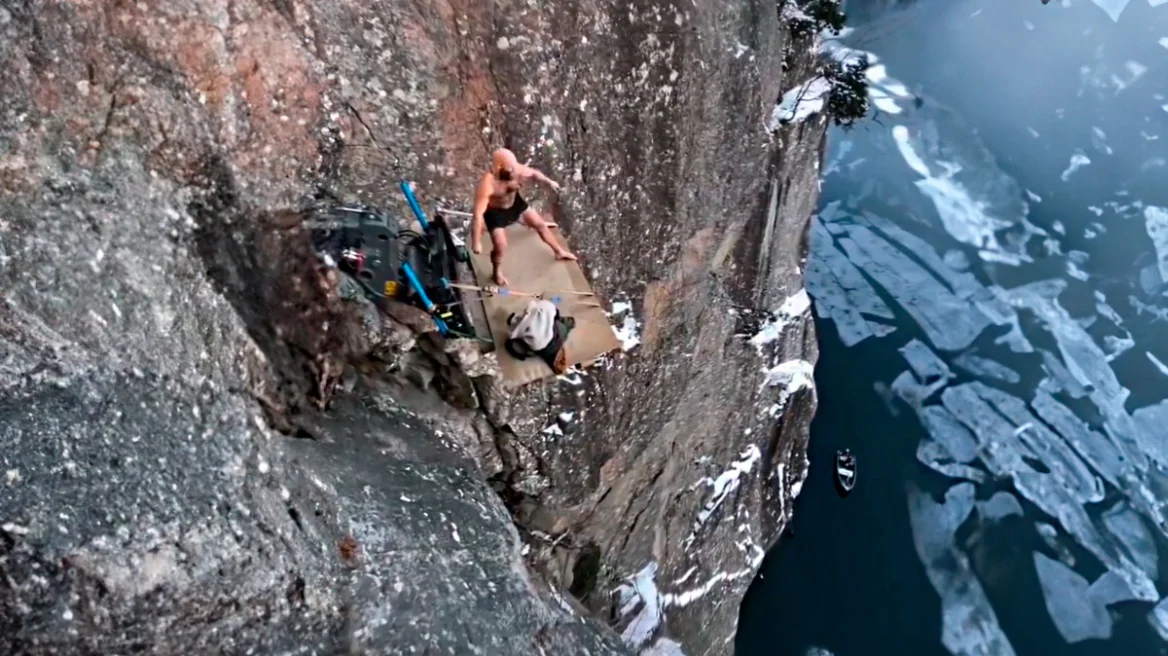 VIDEO/ “Zhytja e vdekjes”, tradita e frikshme në Norvegji, nga 40 metra në ujërat e akullta