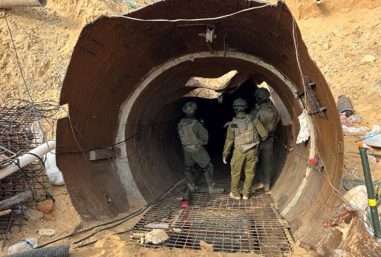 VIDEO/ Momenti kur ushtria izraelite hedh në erë tunelet në Gaza