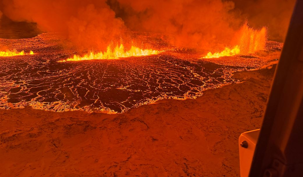 VIDEO/ Pamjet dramatike pas shpërthimit të vullkanit në Islandë, rrjedha e lavës mund të vazhdojë për muaj të tërë