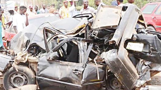 Aksident tragjik në Nigeri/ Makinat përplasen kokë më kokë, 11 të vdekur   