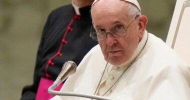 Papa Françesku feston sot ditëlindjen e 87-të