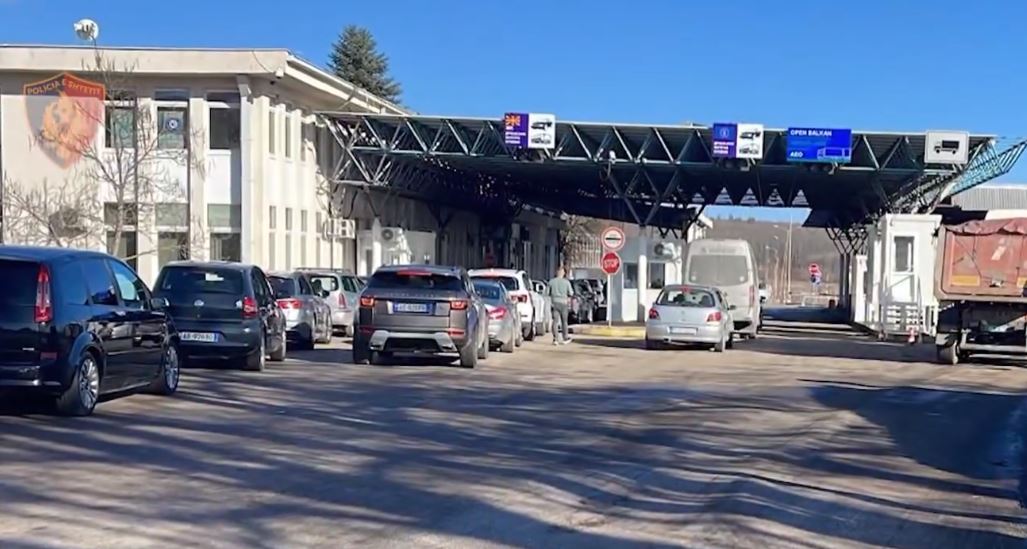 Radarë, makina inteligjente dhe patrullime/ Policia në gatishmëri të plotë, shton masat për festat e fundvitit