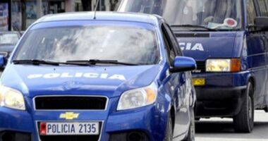 Kapet duke vjedhur një dyqan në Rrugën e Elbasanit, arrestohet 39-vjeçari