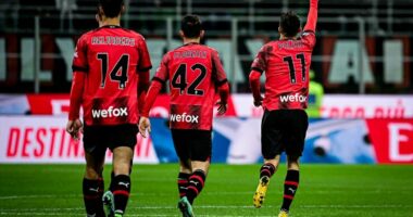 VIDEO/ &ldquo;Djajt&euml;&rdquo; rikthehen te fitorja, Milan mund thell&euml; Frosinone-n e &Ccedil;unit