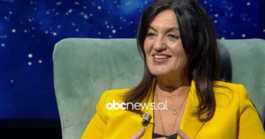 “Sa herë më ftojnë në jurinë e festivaleve ka përplasje”, Rita Petro: Sot tekstet e këngëve janë banale