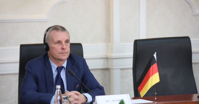 Ambasadori gjerman: Asociacioni i komunave me shumicë serbe është detyrim për Kosovën