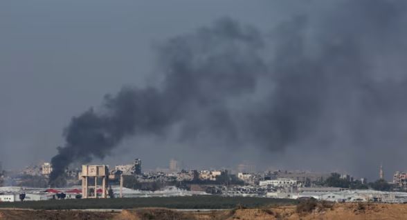 Dhjetëra tanke izraelite hyjnë në pjesën jugore të Rripit të Gazës