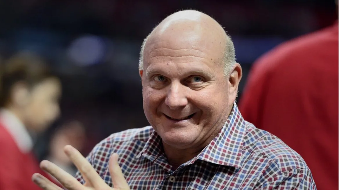 Ish-CEO i Microsoft-it, Steve Ballmer, fiton 1 miliard dollarë në vit duke mos bërë asgjë