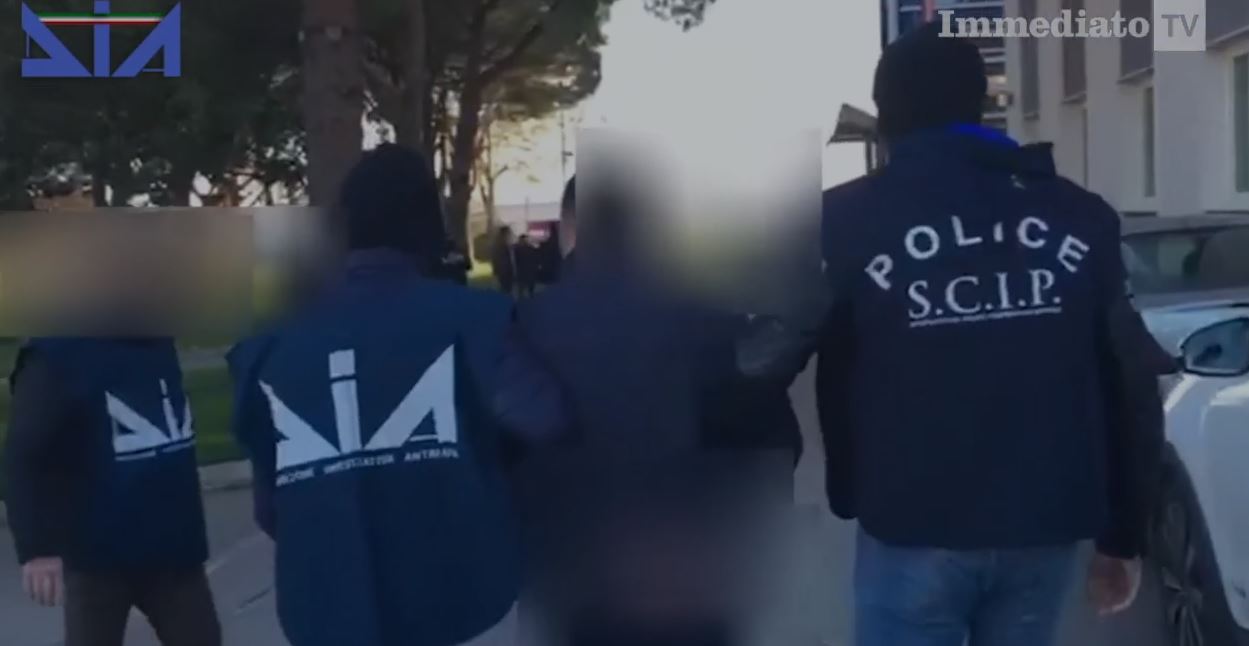 Trafik droge nga Shqipëria drejt Italisë/ Ekzekutohen 19 urdhër arreste. Hetimet e SPAK, Eurojust dhe Antimafias italiane çmontuan grupin kriminal