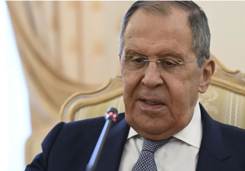 Lavrov: Ukraina duhet të heqë dorë nga ambiciet e saj për anëtarësimin në NATO