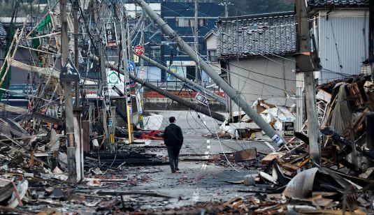 Rëndohet bilanci, mbi 300 të zhdukur nga tërmeti në Japoni   