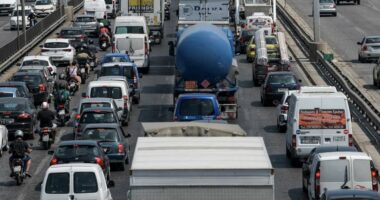 BE, marrëveshje për të hequr plotësisht kamionët dhe autobusët me naftë deri në 2040