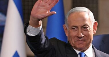 “Epoka e Netanyahu” vazhdon pavarësisht kritikave të ashpra