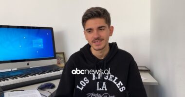 Kompozitori 14-vjeçar/ Nikolas Gjoni nga Lezha pasion për muzikën: Kam mbi 20 krijime, të tjera në proces