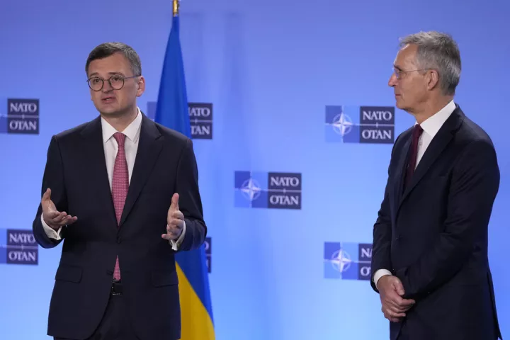 NATO: Ne po forcojmë mbrojtjen ajrore të Ukrainës