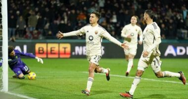 VIDEO/ Roma siguron t&euml; tret&euml;n radhazi, &ldquo;Verdhekuqt&euml;&rdquo; t&euml; pandalsh&euml;m edhe n&euml; transfert&euml;n e Salernos