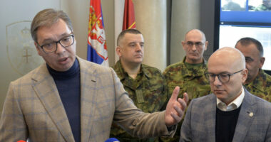 Vuçiç për armatimin e FSK-së: SHBA-ja po e bën tejet të fuqishme